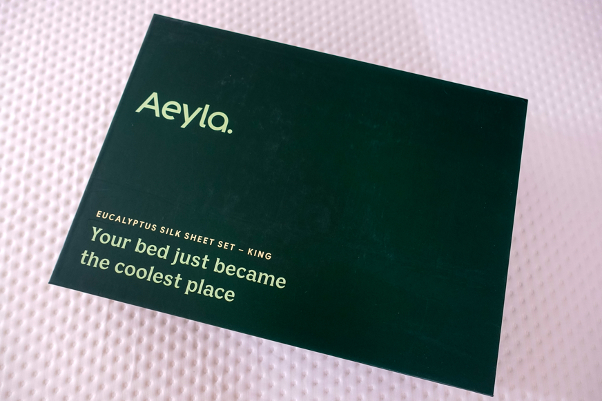 aeyla eucalyptus silk sheet set cardboard box